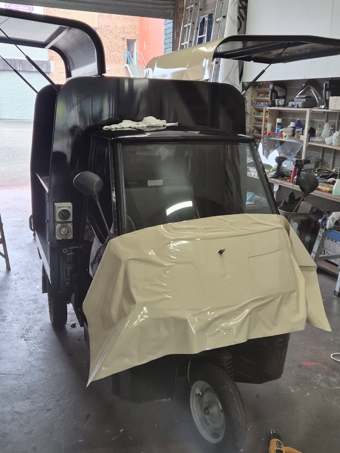 Motortruck wrap